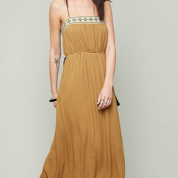 Hayden Dresses & Skirts - Hayden Embroider Maxi Dress